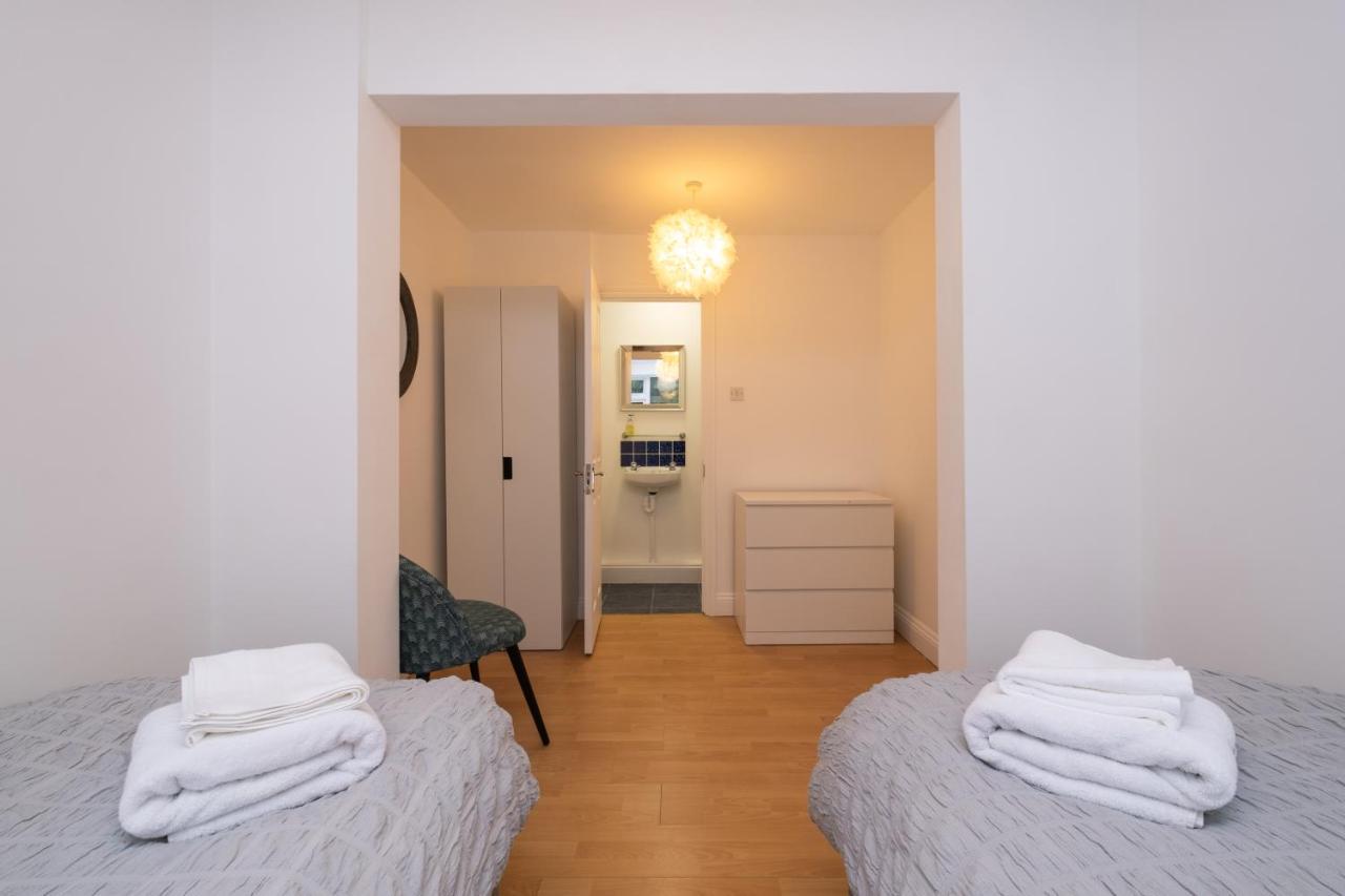 Modern Apt Near Gardens With Large Decking Area - Vivre Retreats Bournemouth Exterior foto